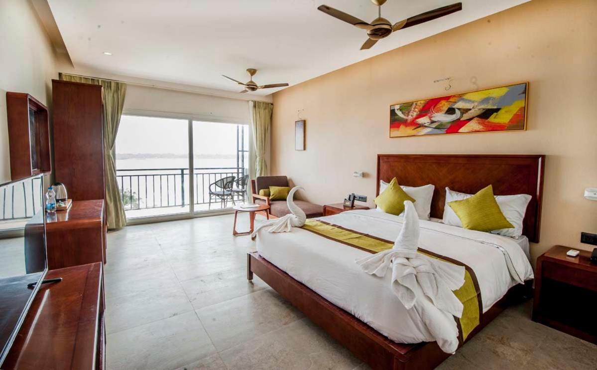 Hotel Sonar Bangla Taki Hasnabad エクステリア 写真